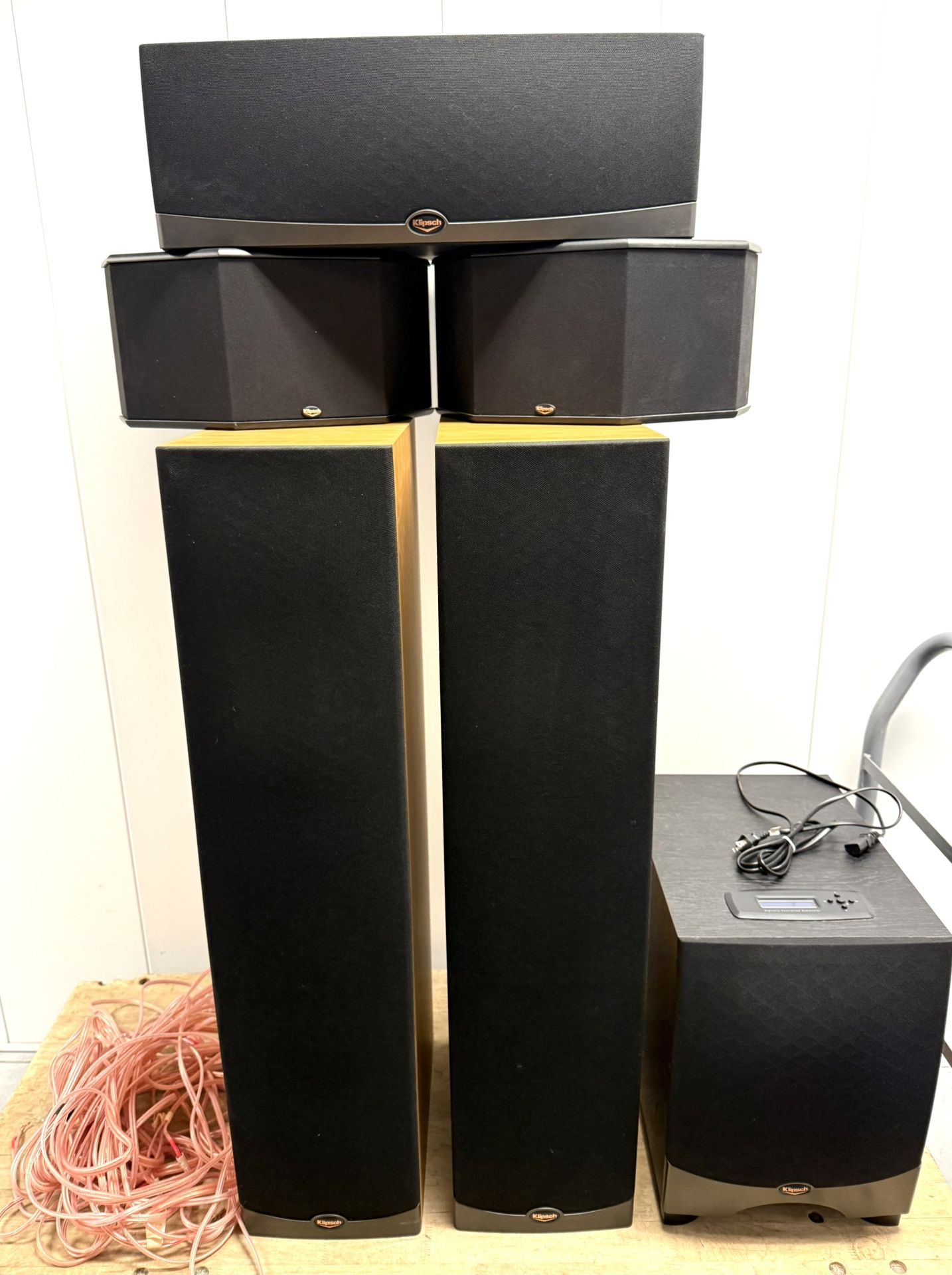Klipsch 6 Piece Speaker/Surround System, Mint Condition!