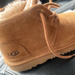 Size 2 Chestnut Uggs Sneakers 