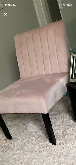 pink chair 
