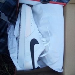 Nike Court Vision Size 9 And 6 1/2