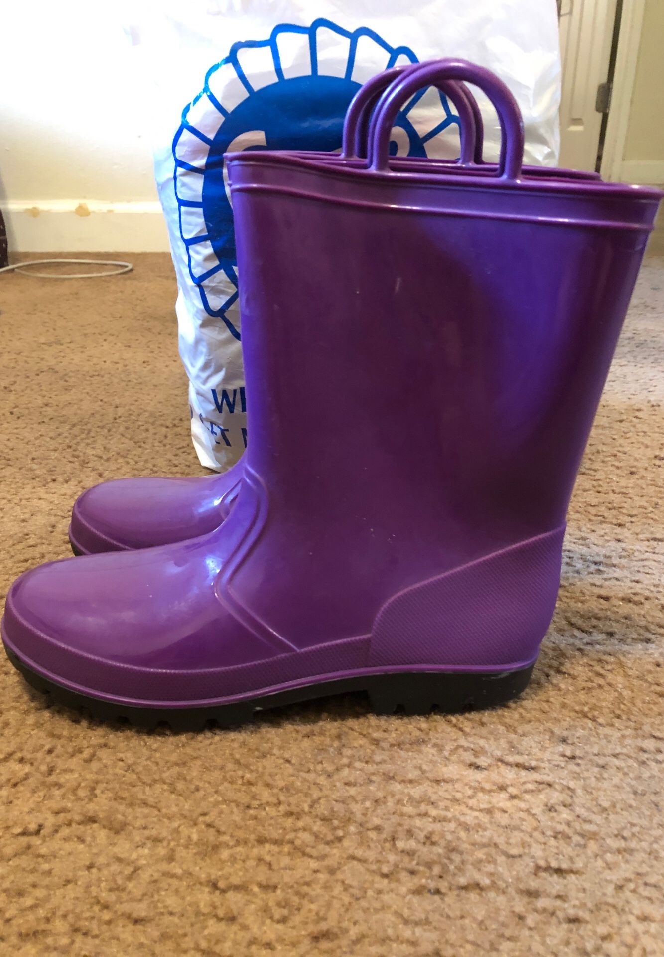 Girls size 4 rain boots