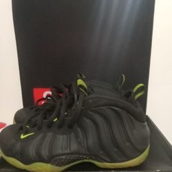 Nike Foamposite Men Size 9