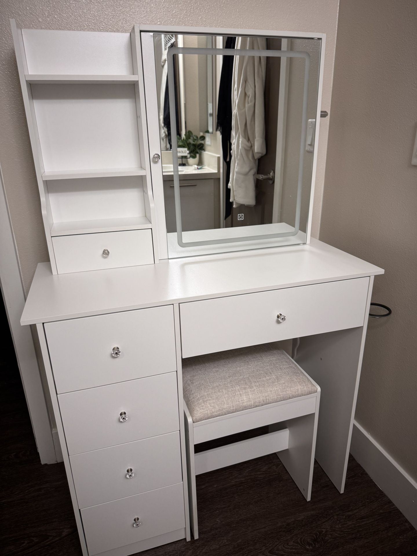 White Makeup Vanity