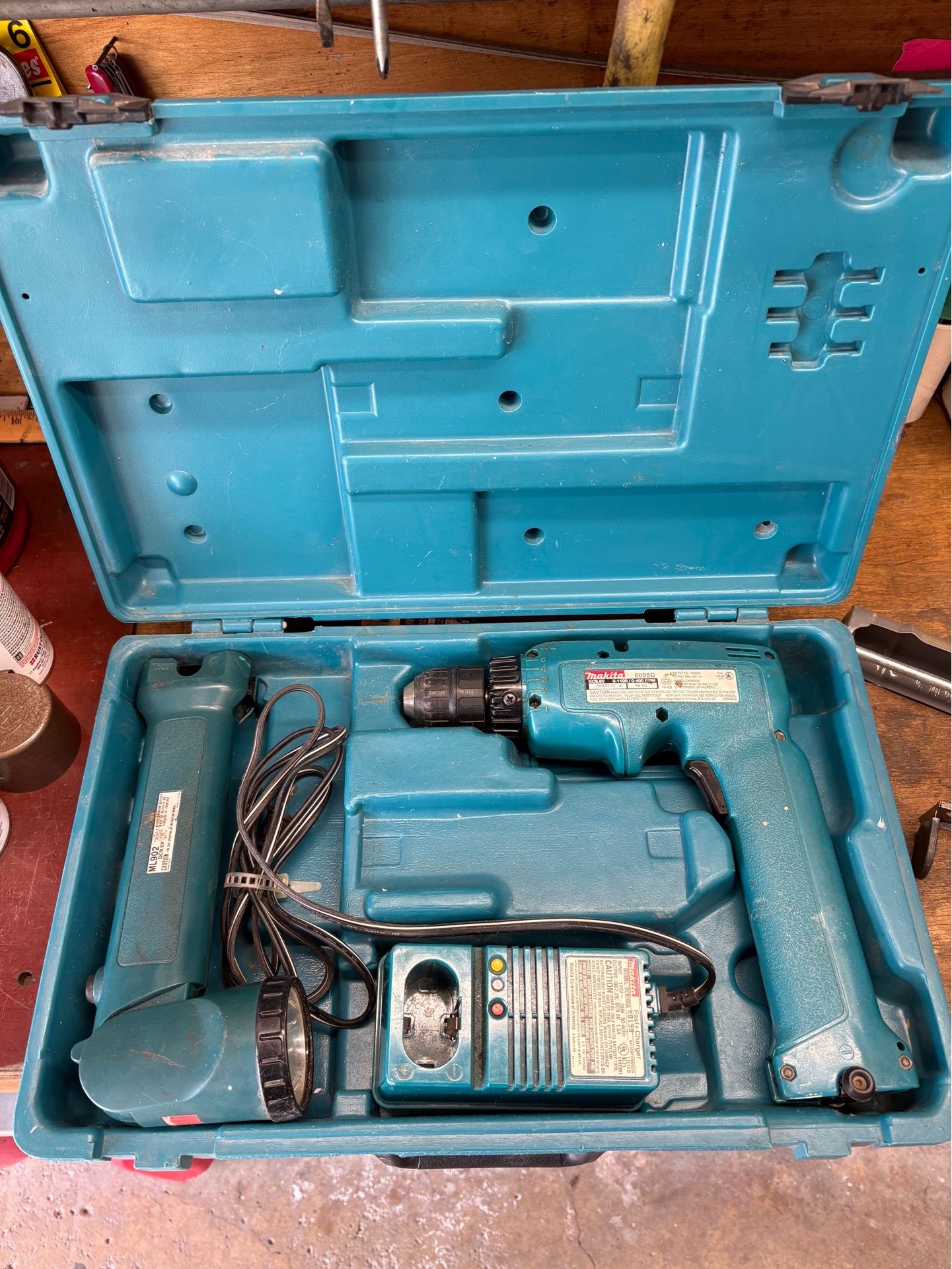 Makita 9.6 v Drill/Light Combo