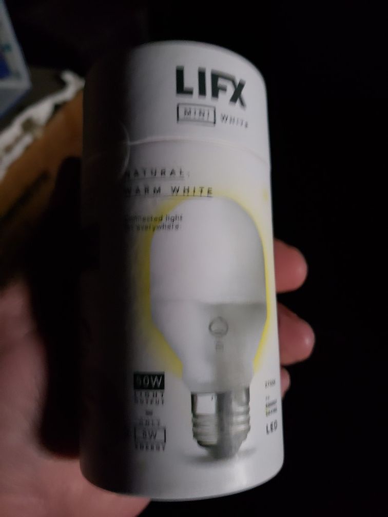 Lifx mini white/Smart light bulb