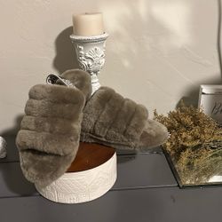 UGGS PLUSH