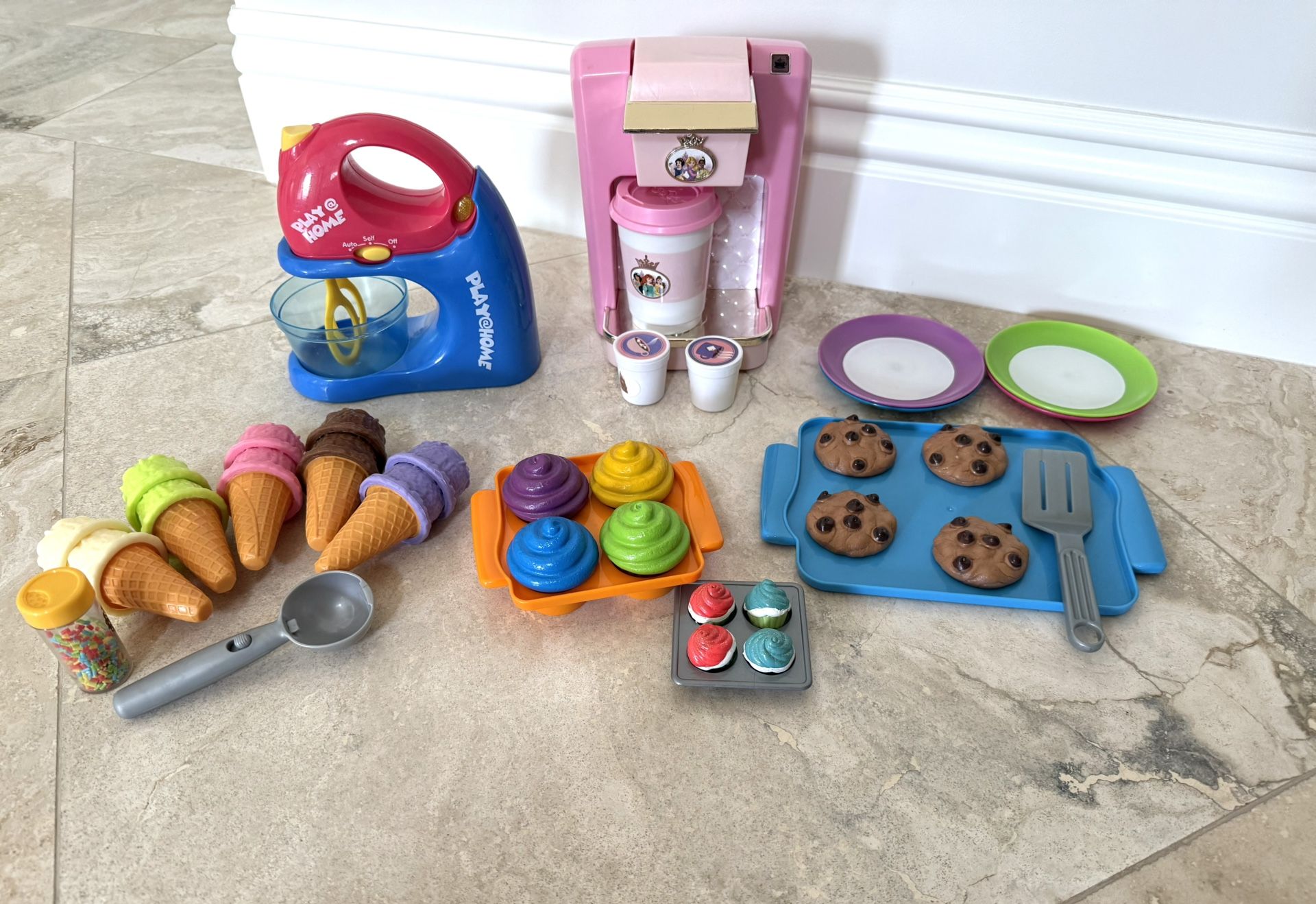 Kids Play Kitchen Items