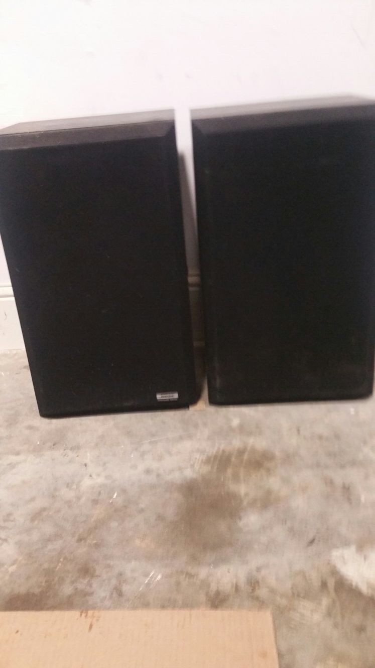 Pair of Bose interaudio 4000 speakers system