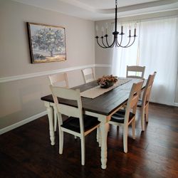 Like New Dinning Room Set 9 Piece