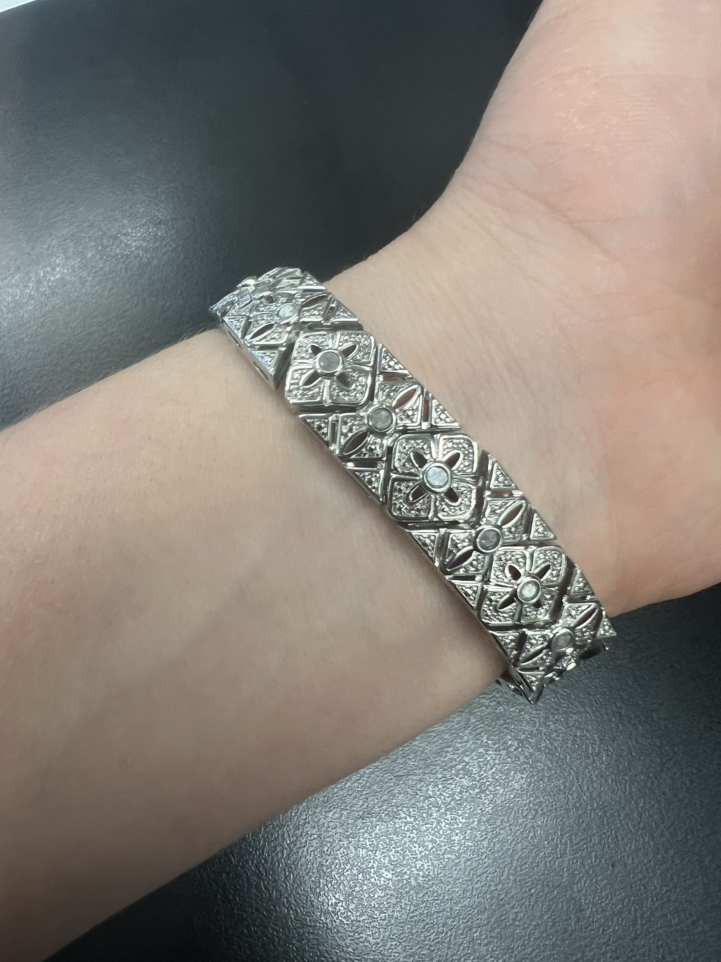 Diamond bracelet 