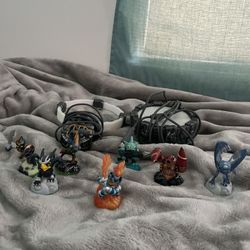 skylanders figures and base plates