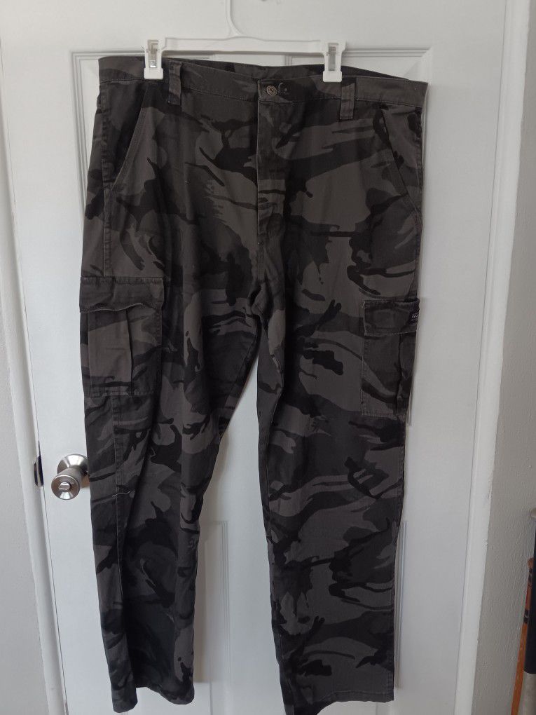 Wrangler Camouflage Cargo Pants 38x32
