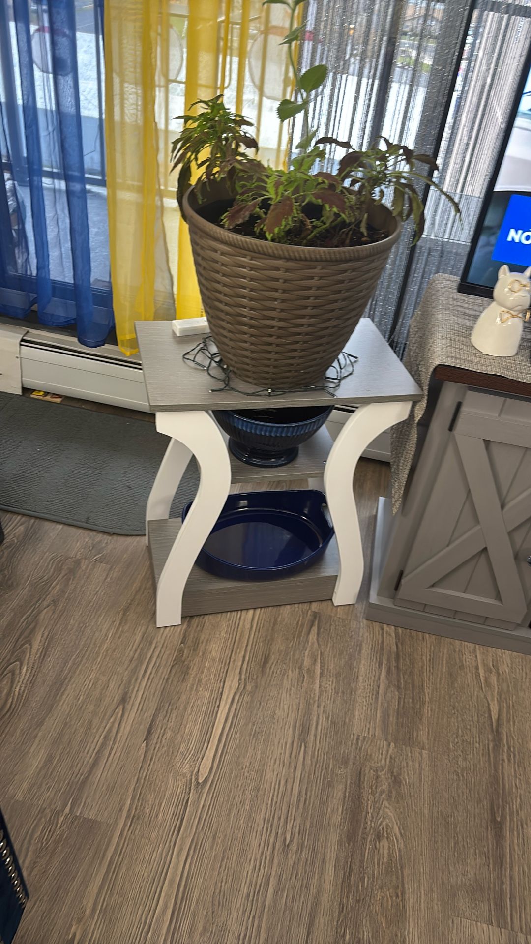 Las tres mesas por $130