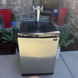 Homebrewer Two Tap Kegerator 