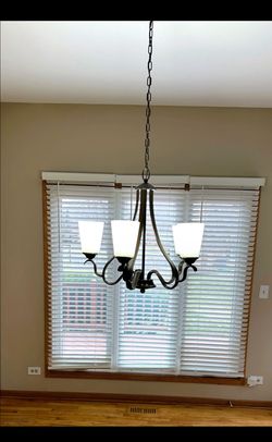 Chandelier light fixture