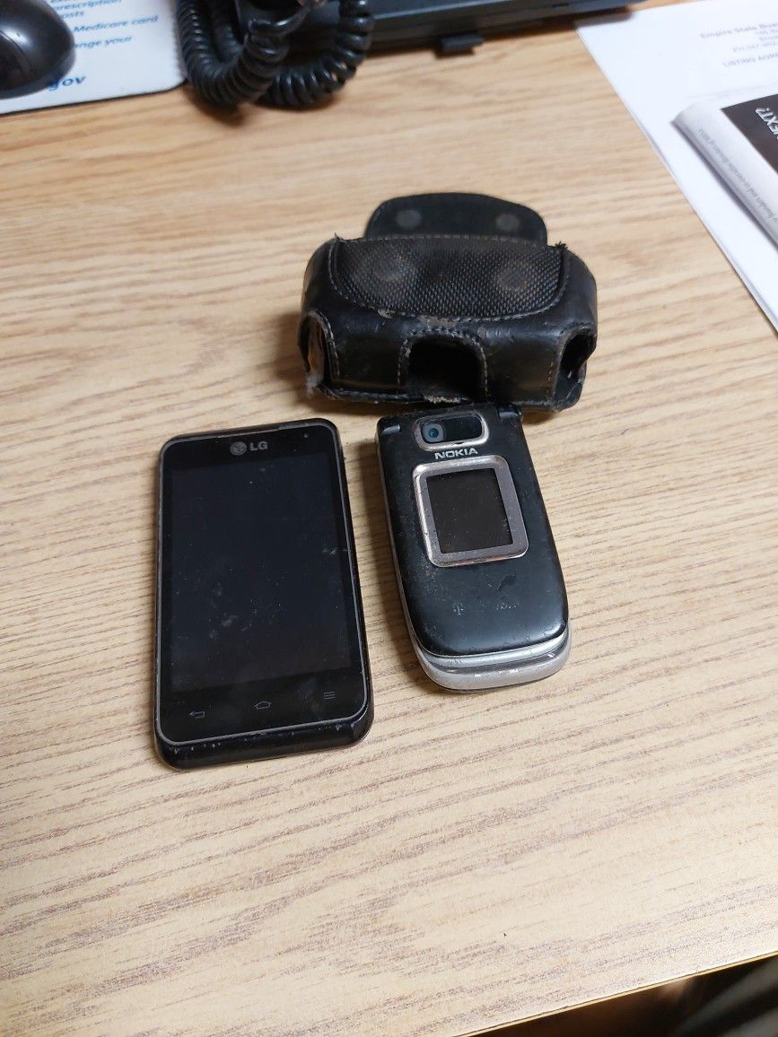Metro Pcs 4G And T MOBILE FLIP PHONE W Case
