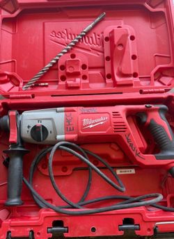 Milwaukee tool with bit