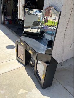 Black vanity