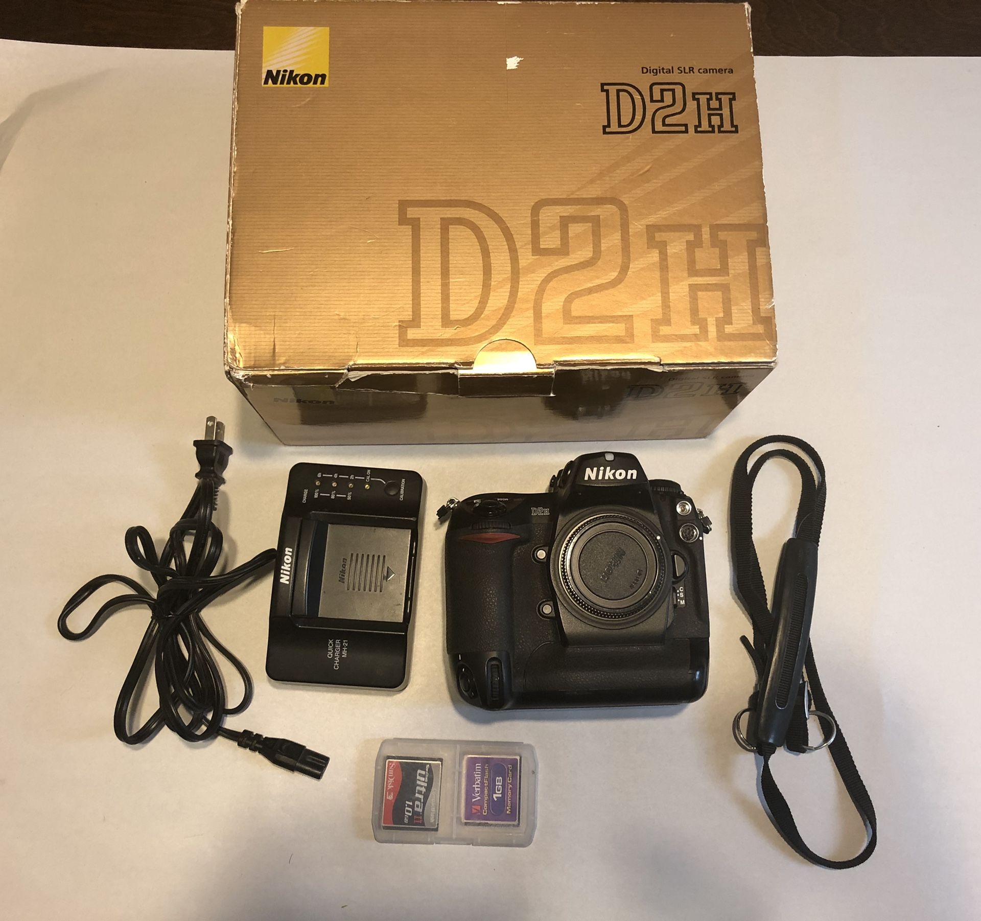 Nikon D2H 4.1 MP Camera Body