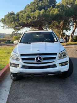 2014 Mercedes Benz gl450 while