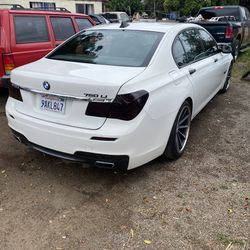 BMW 750Li V8 Twin Turbo