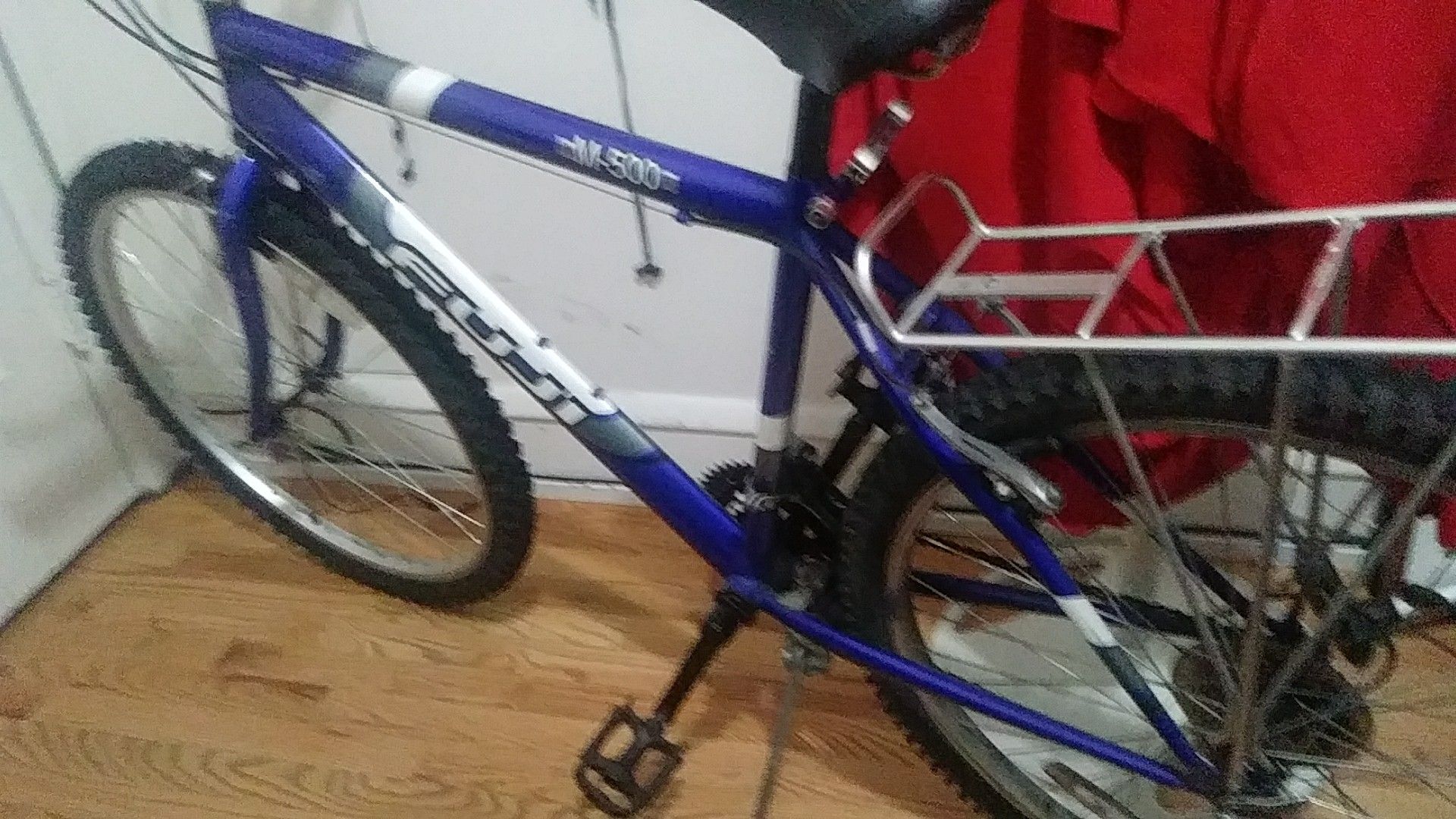 Fuji M500 mountain bike absolutely perfect tires like new a very clean bike hardly used