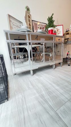 Mirrored buffet cabinet