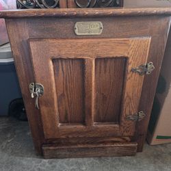 White Clad Vintage Oak Wood Ice Box
