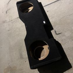 ($120 firm) 2/12s  Sub box 2014 to 18 Chevy Crew or GMC ***NOT PORTED***