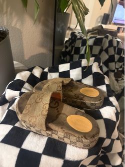 Women’s slides
