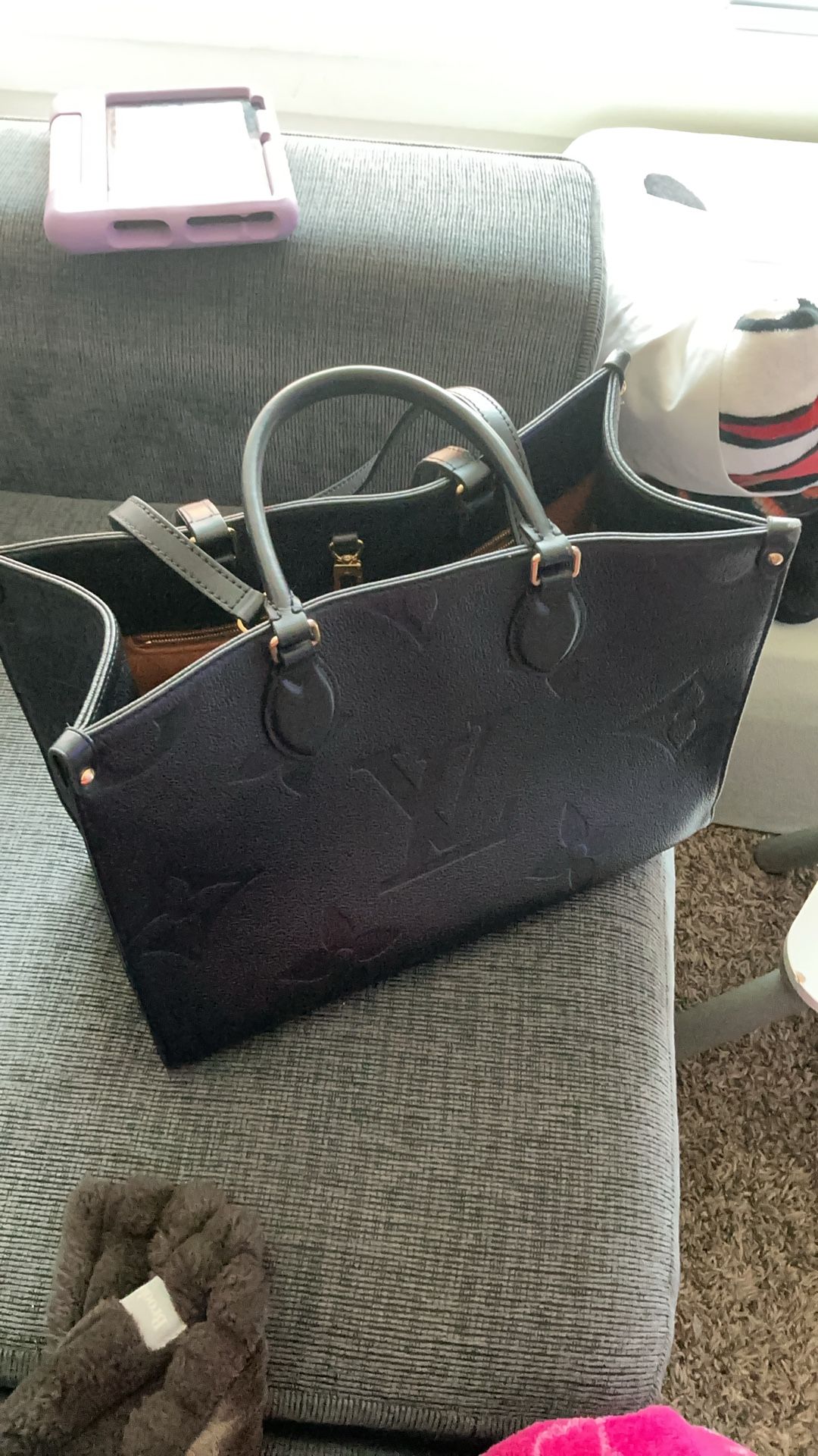 Authentic LV On The Go Purse