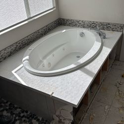 Whirlpool Jacuzzi Tub