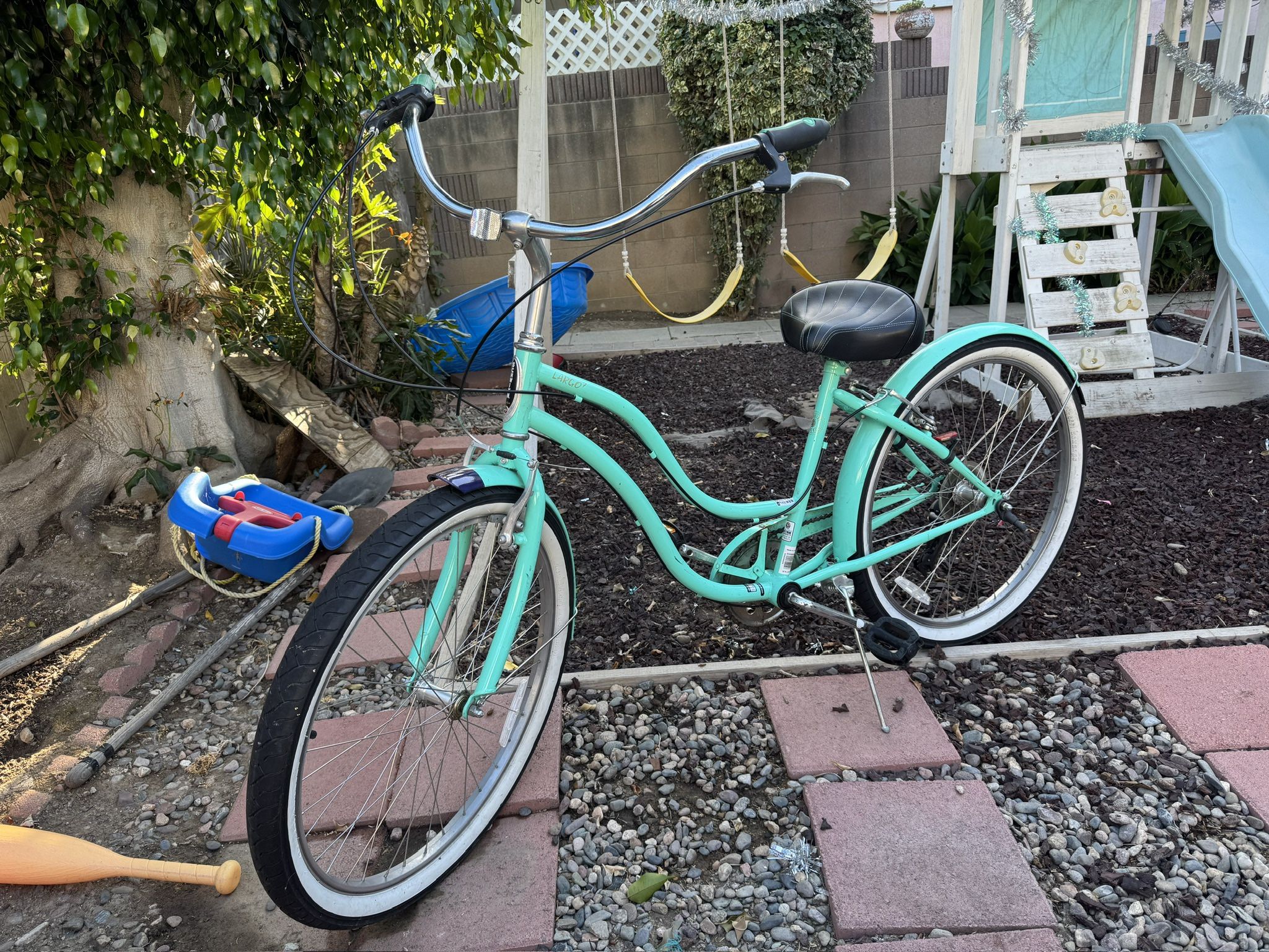 Schwinn speed Largo cruiser Bicycles