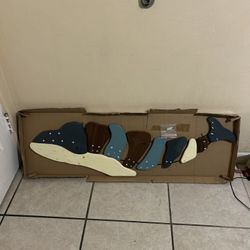 Stylish Wall Décor Piece – Easy to Hang