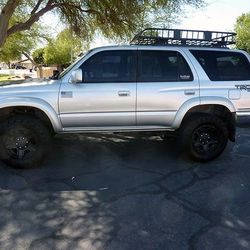 2001 Toyota 4Runner SR5 2WD - RUNS Good! Cold AC!