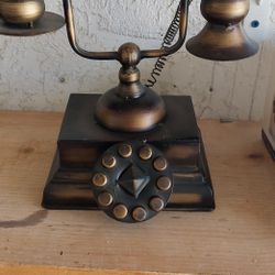 Decorative Antique Phone And Plate $10