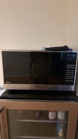 Panasonic 2.2 Cu. Ft. 1250W Stainless Steel Microwave