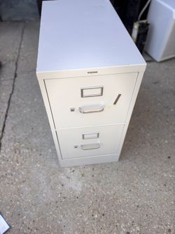 Nice File Cabinet Pick Up Milwaukee Mequon area or $20 delivery
