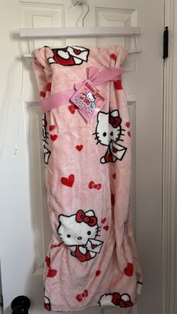 Hello Kitty Valentine Envelope Blanket 