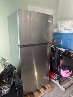 Refrigerator