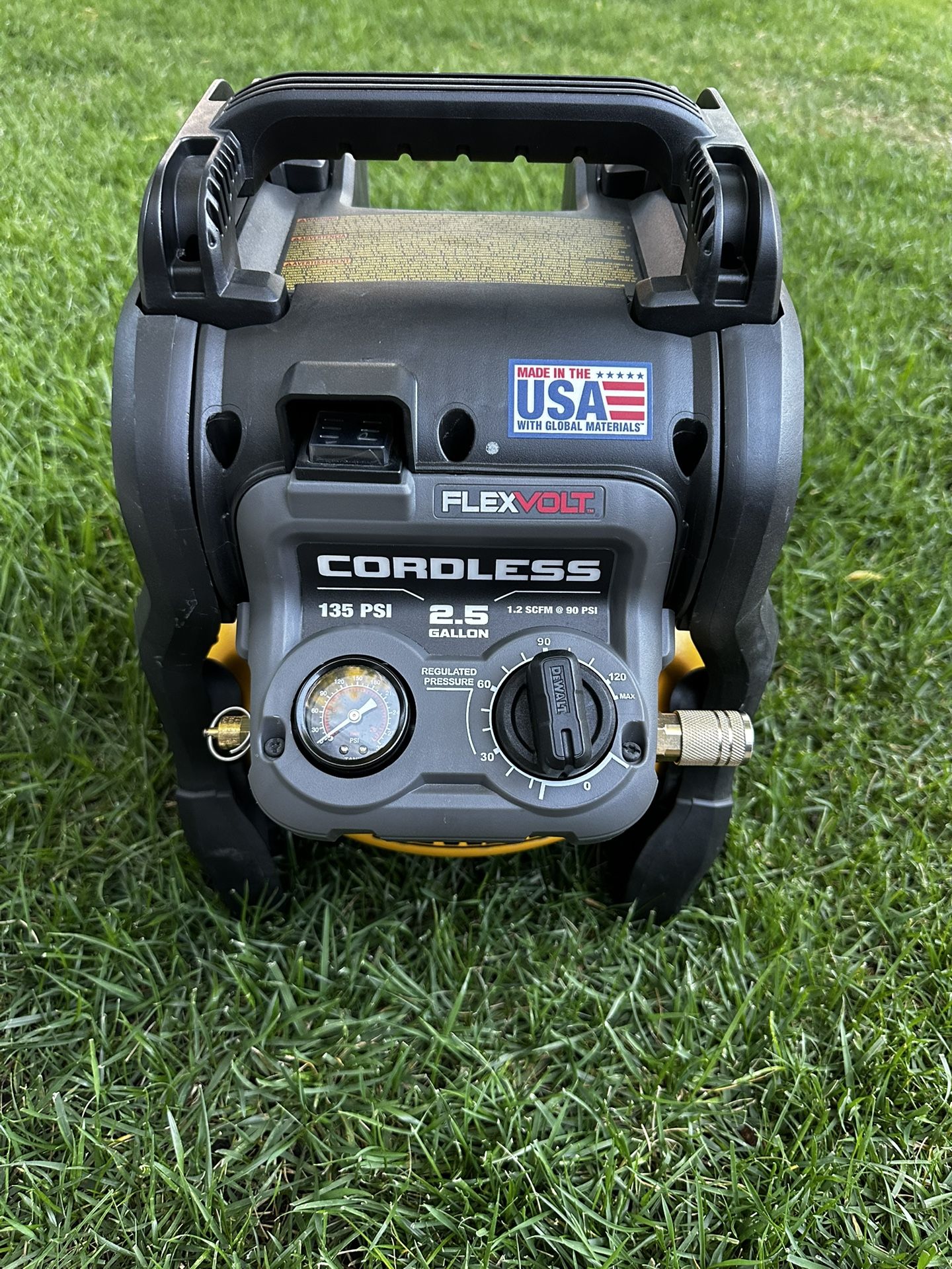 2.5 Gal. 140 psi Portable 20V Cordless Air Compressor with FLEXVOLT Advantage 