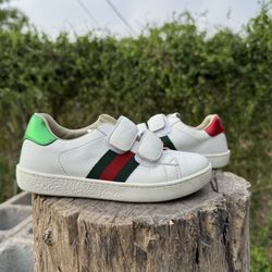 Toddle Sneakers Size 11