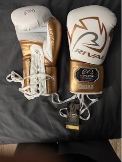Rival RS100 Professional Sparring Boxing Gloves