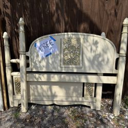 FREE WOOD BEDFRAME