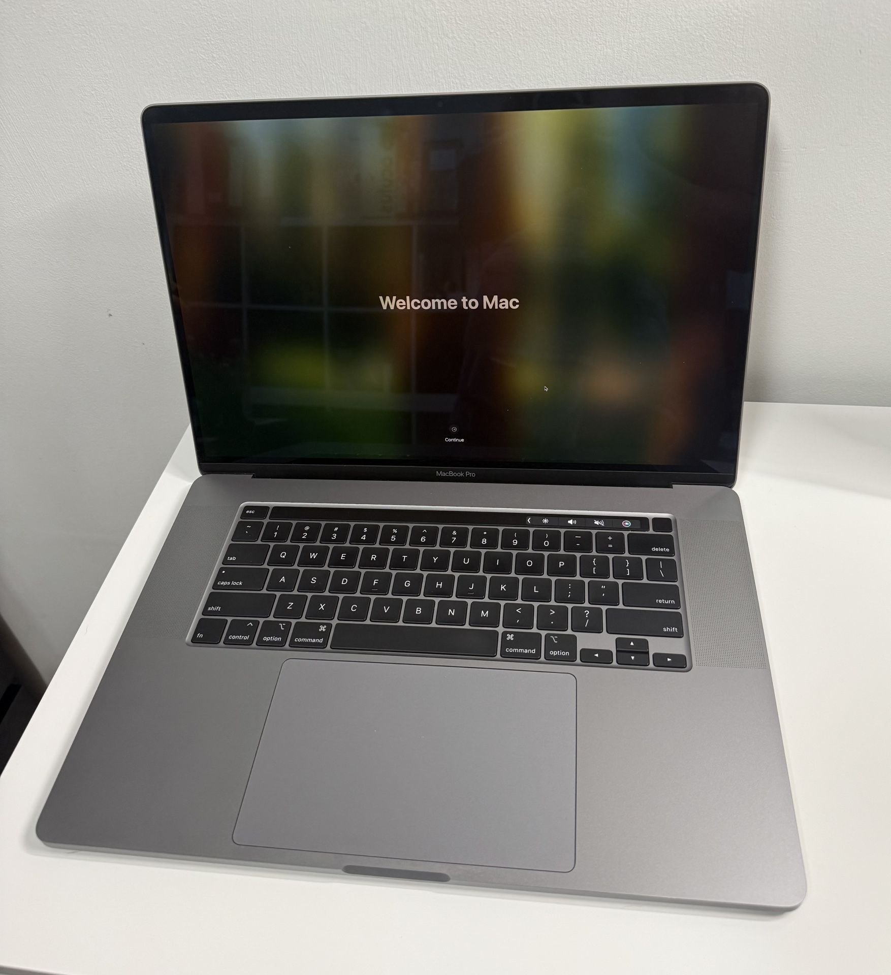 MacBook Pro 16 2019 Core i7 16Gb 512Gb 499 Cycles