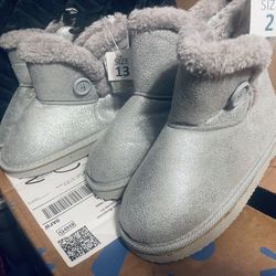 Winte Cozy Kids Boots.  Size 13-2
