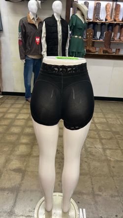 Short levanta pompis