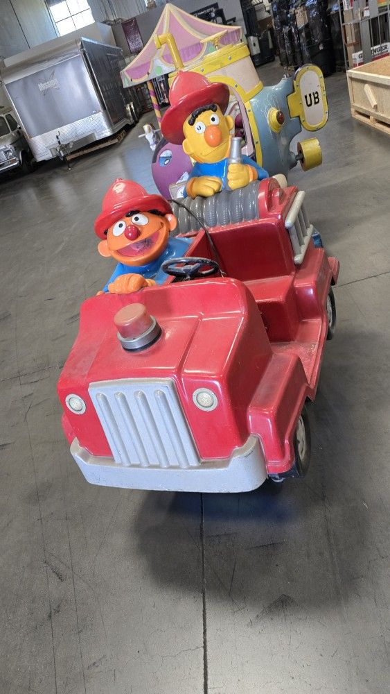 CLASSIC KIDDIE RIDE. BERT AND ERNIE FIRE TRUCK.
