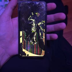 iPhone 11 (broken Screen)
