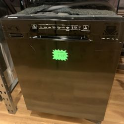 Samsung 24 in. Black Front Control Dishwasher with 3rd Rack and 51 dBA 8WG9H